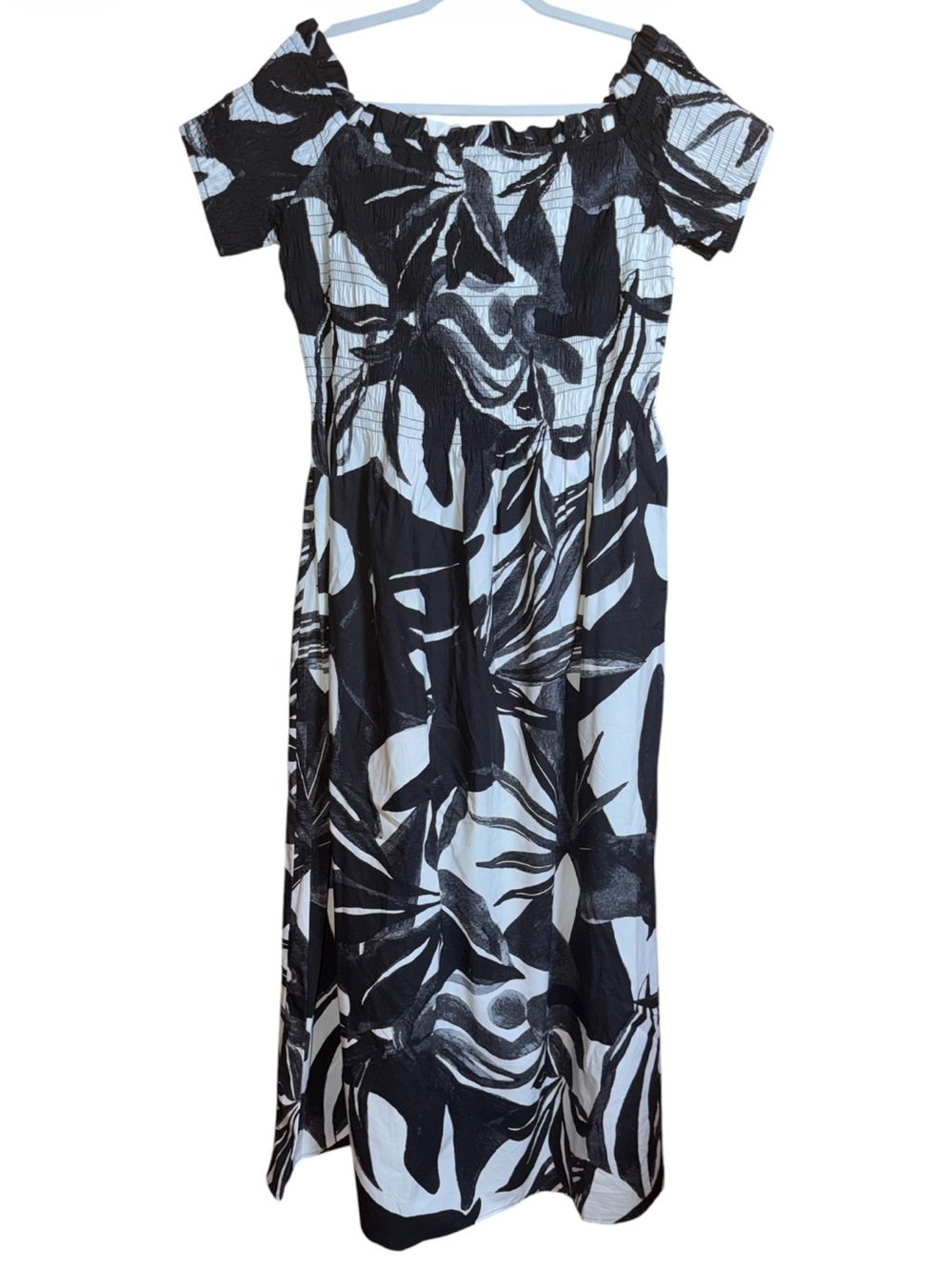 NWT H&M Women's Black/Patterned Smocked off-the-shoulder Maxi Dress. Size XL